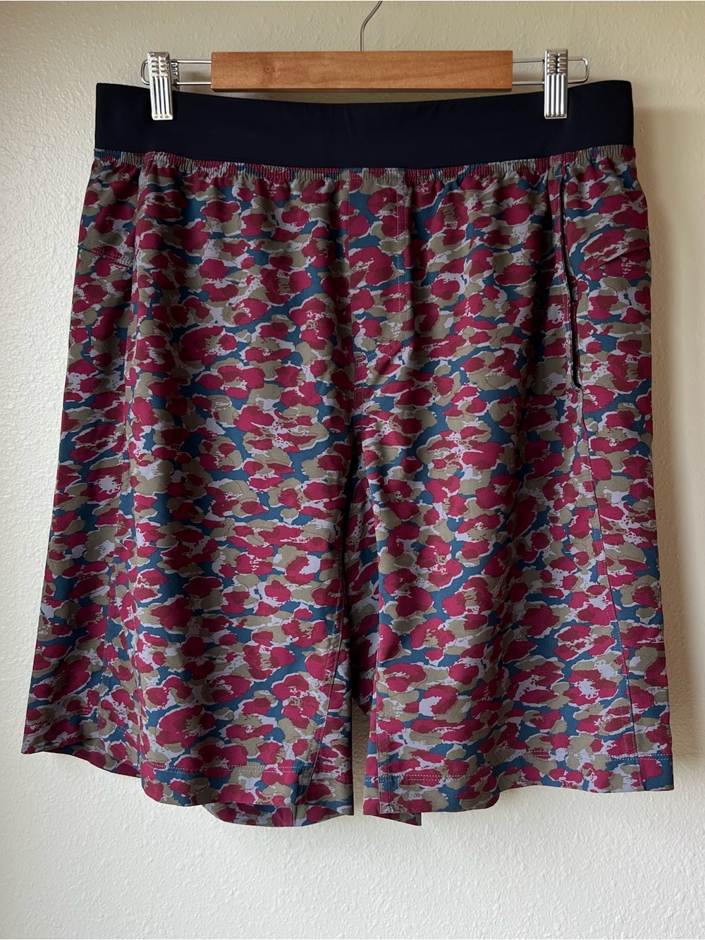 LULULEMON T.H.E. Short Luxtreme 11” Men’s L No Liner Mini Urban Leopard Slate